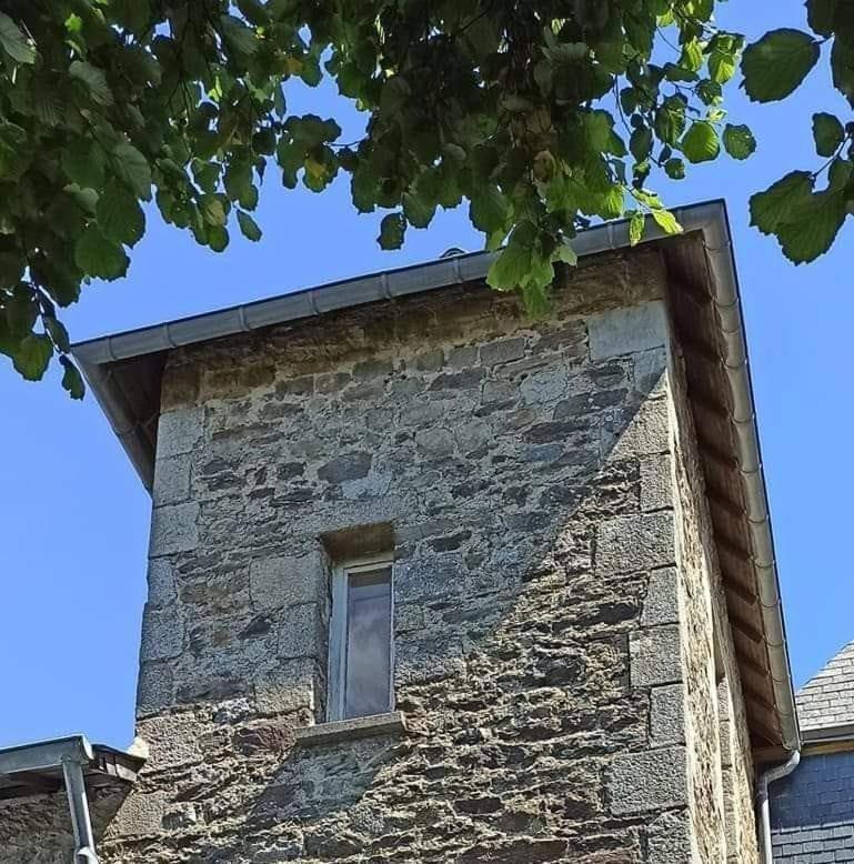 Relais De La Tour Lägenhet Callac Exteriör bild